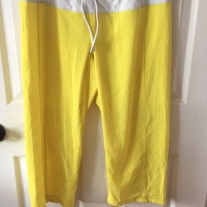 Lulemon capris